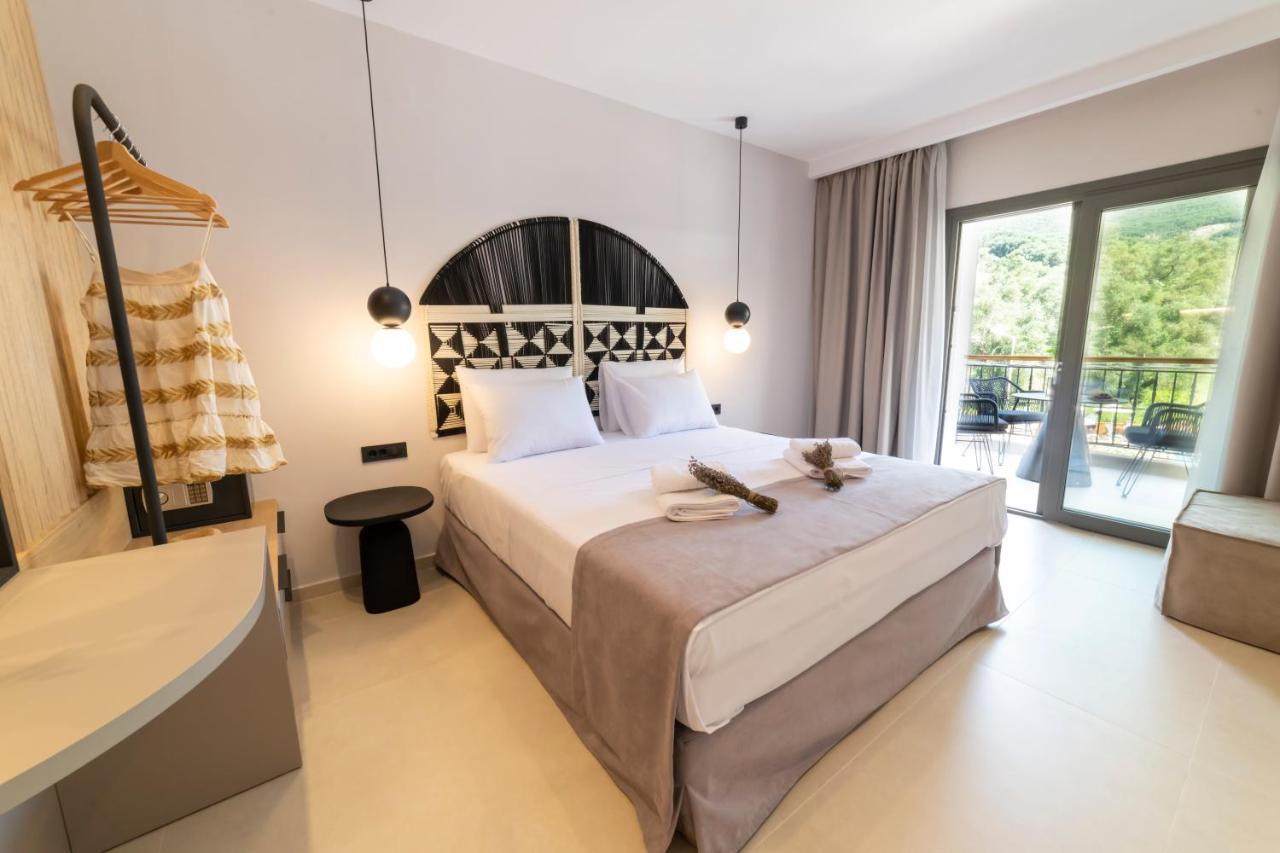 Anesis Deluxe Apartments Parga Exterior photo