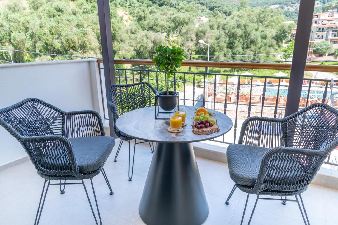Anesis Deluxe Apartments Parga Exterior photo